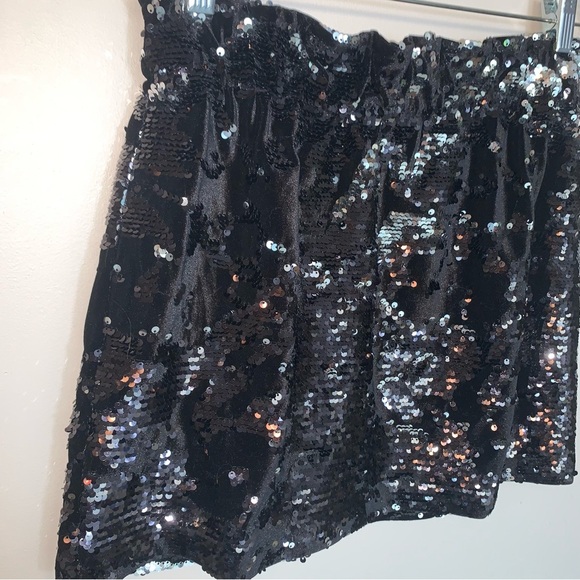 Zara Black and Silver Sequin Mini Skirt M - Picture 6 of 7